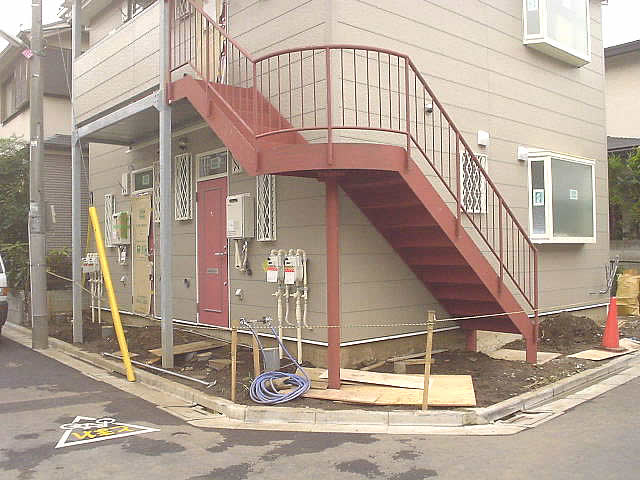 木造アパート用に製作した鉄骨階段