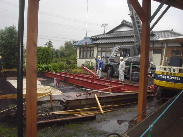 ガレージ鉄骨の建て方前