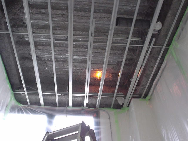 床（天井）に開口を設ける改築工事