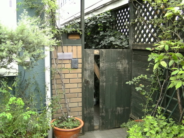 撤去前の木製扉