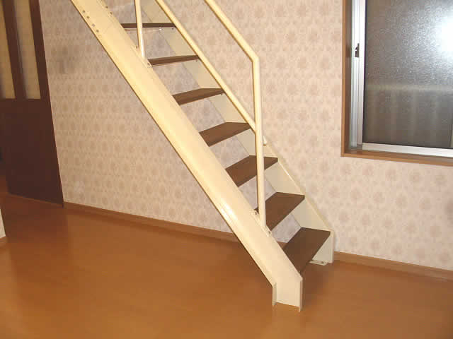 ロフト用の鉄骨階段
